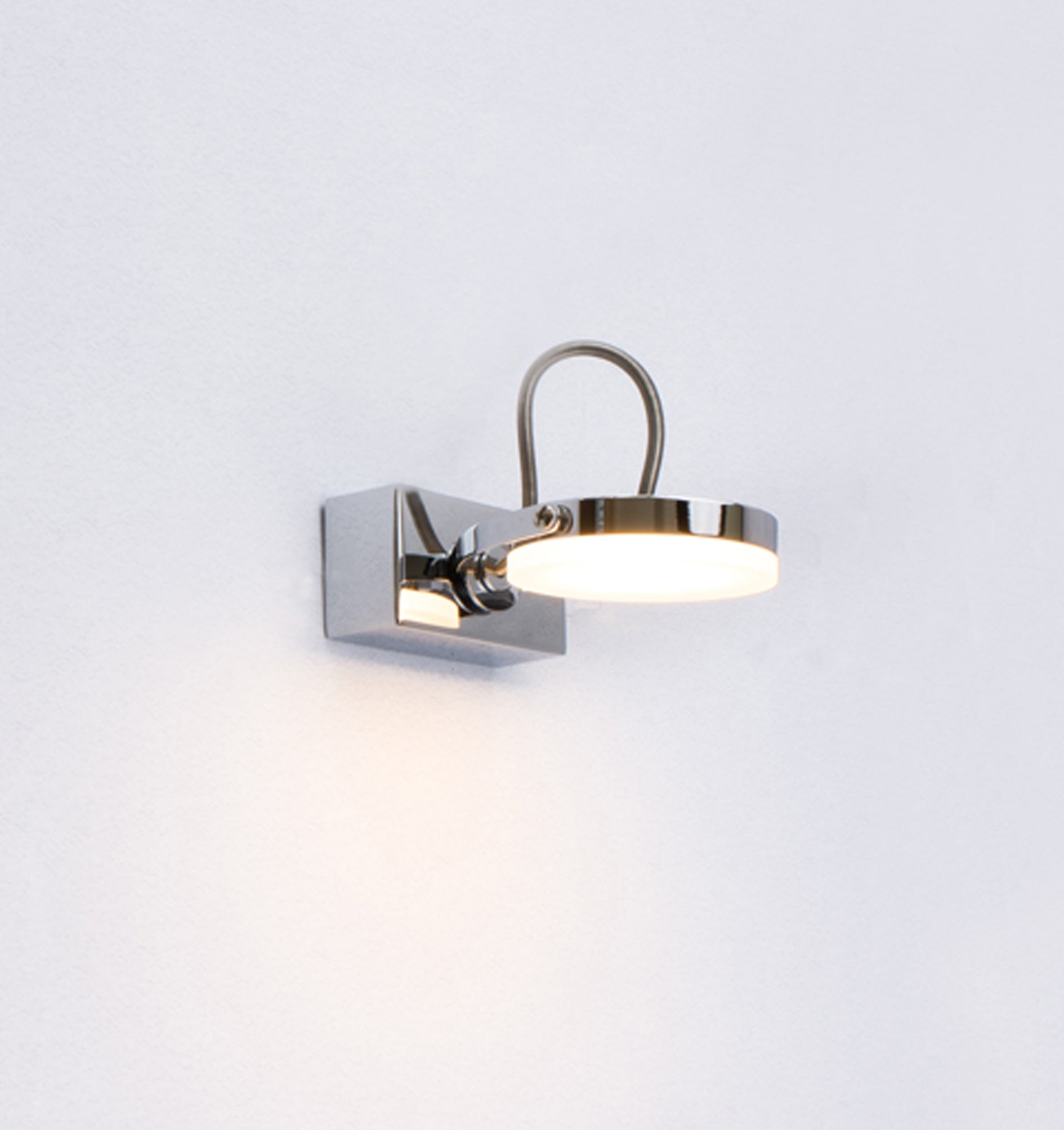 SEATTLE: LED Interior Single Adjustable Chrome Wall Light