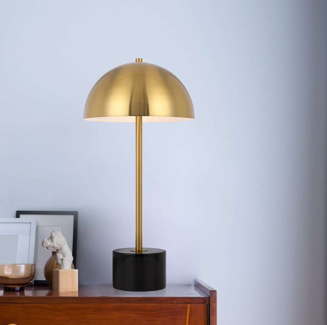 DOMEZ TABLE LAMP