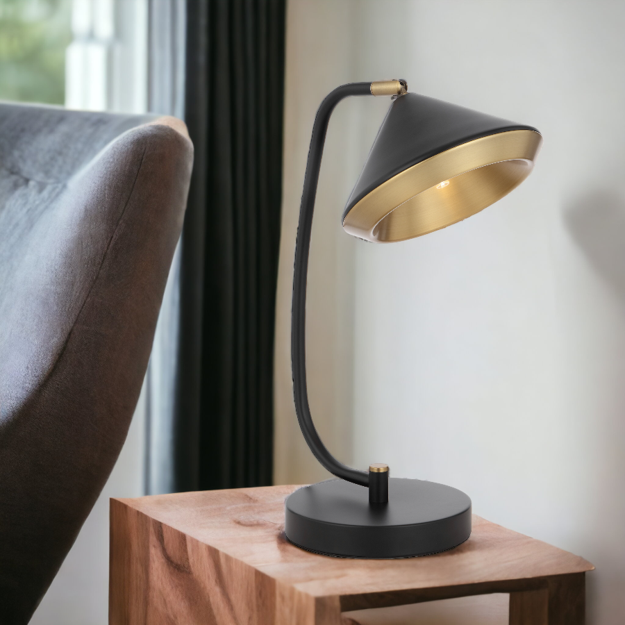 LARSON TABLE LAMP