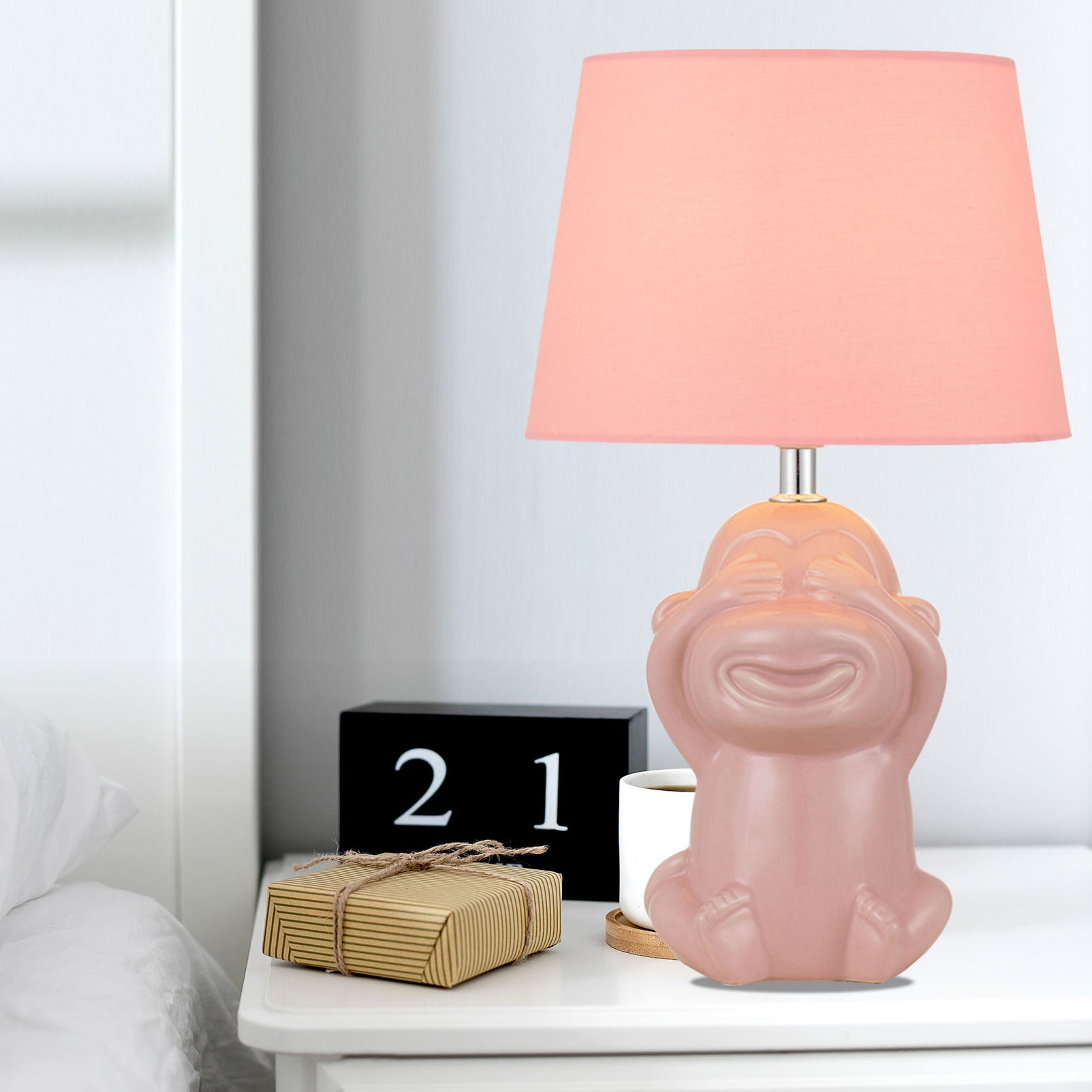 MISARU TABLE LAMP