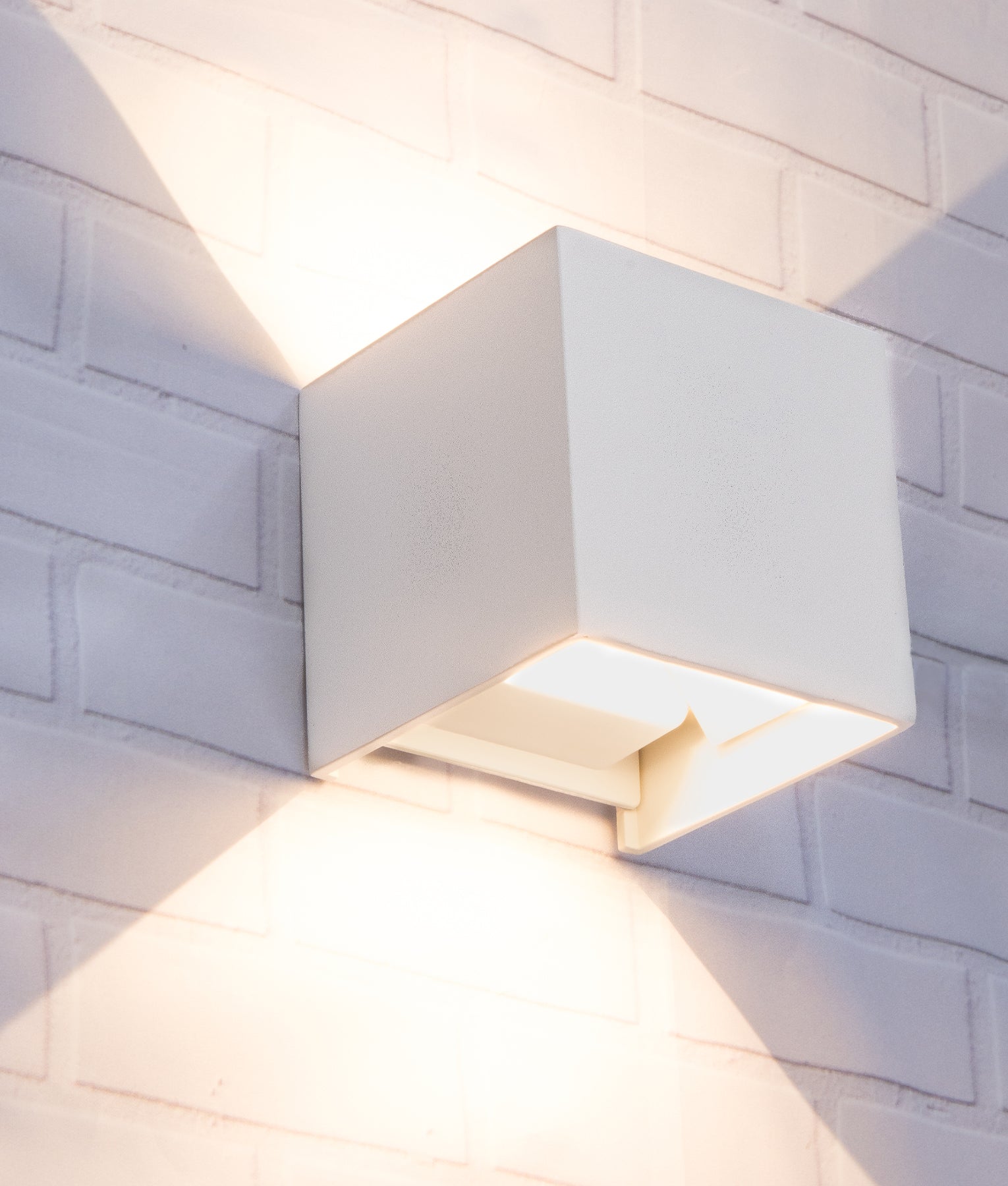 TOCA : Exterior LED surface mounted up/down wall light