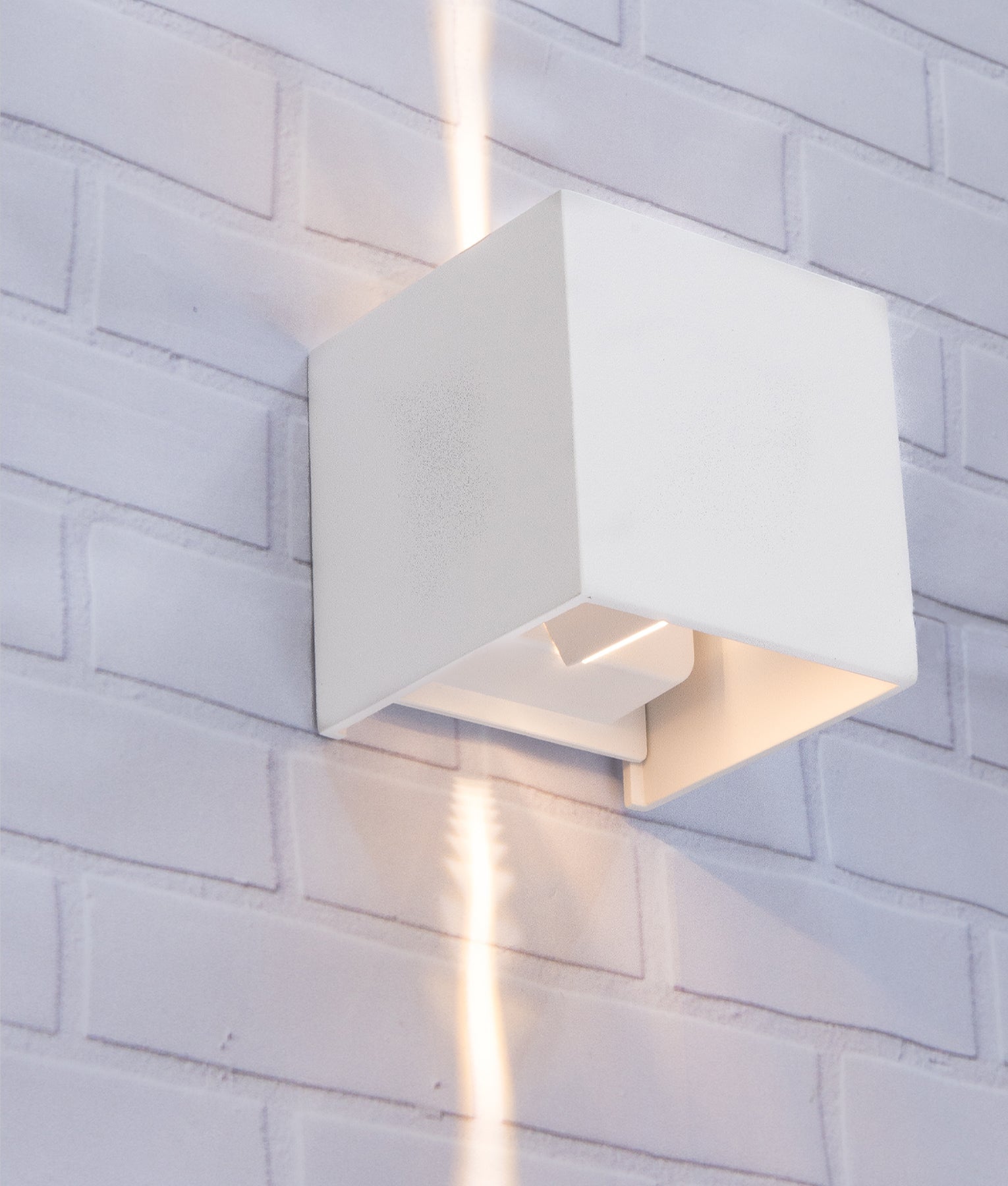 TOCA : Exterior LED surface mounted up/down wall light